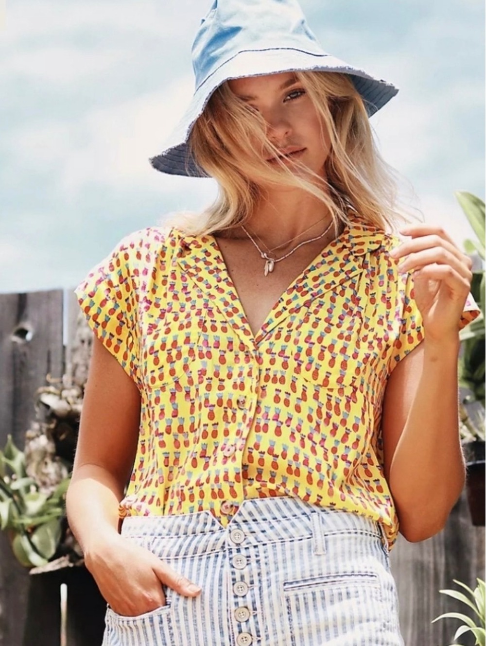 Maeve by Anthropologie Picnic Pineapple Print Buttondown Shirt - Large